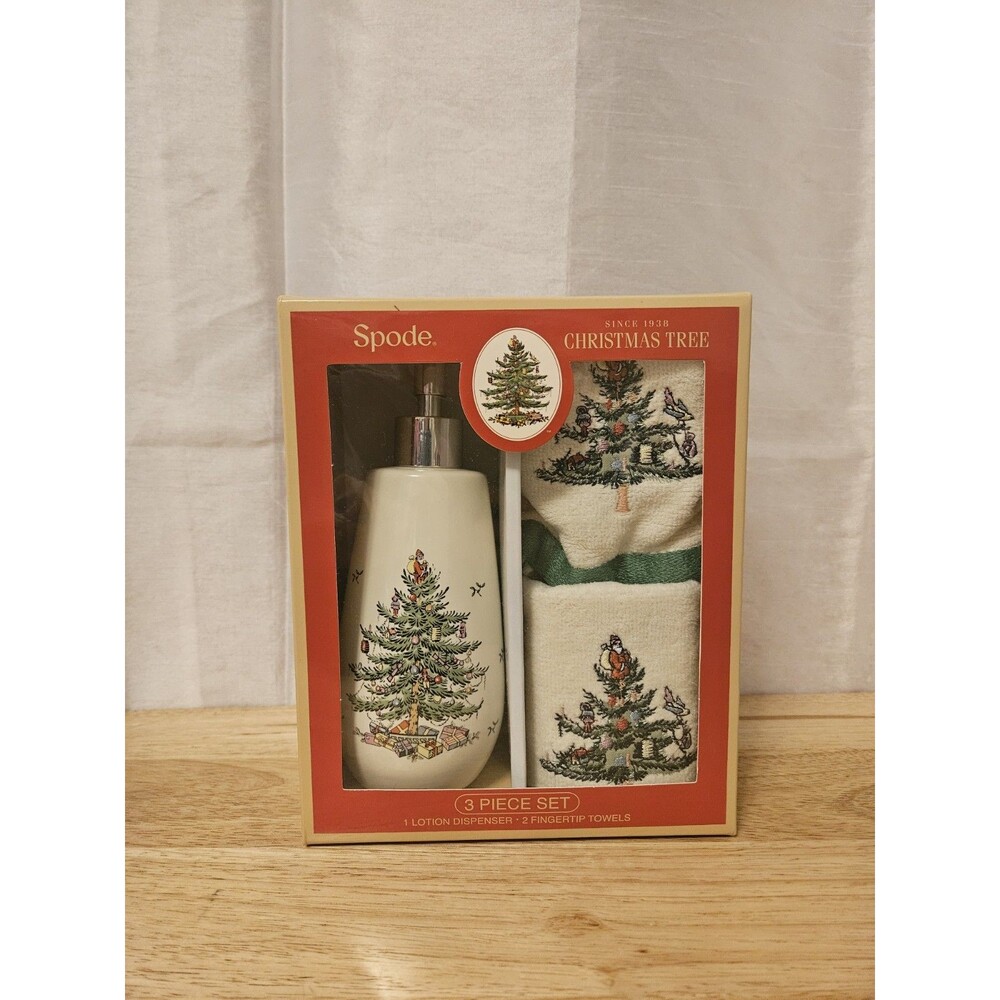 SPODE Christmas Tree 3 piece set -1 Lotion Dispenser 2 Fingertip Towels open box